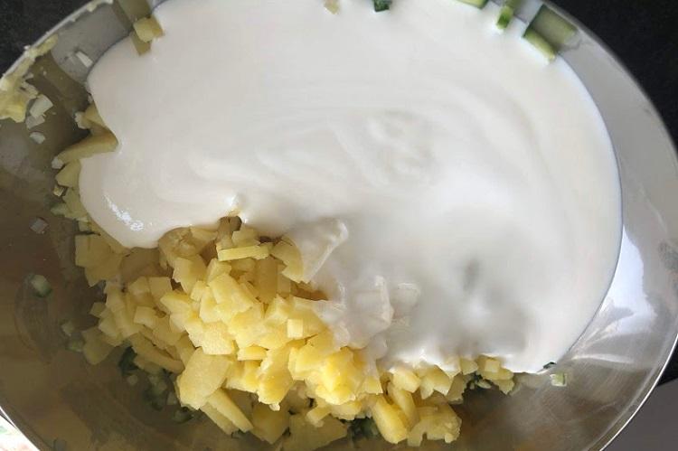 Источник: Нарезаем овощи для окрошки Источник: Нарезаем овощи для окрошки