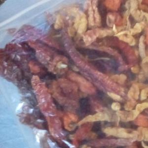 Dried hot peppers